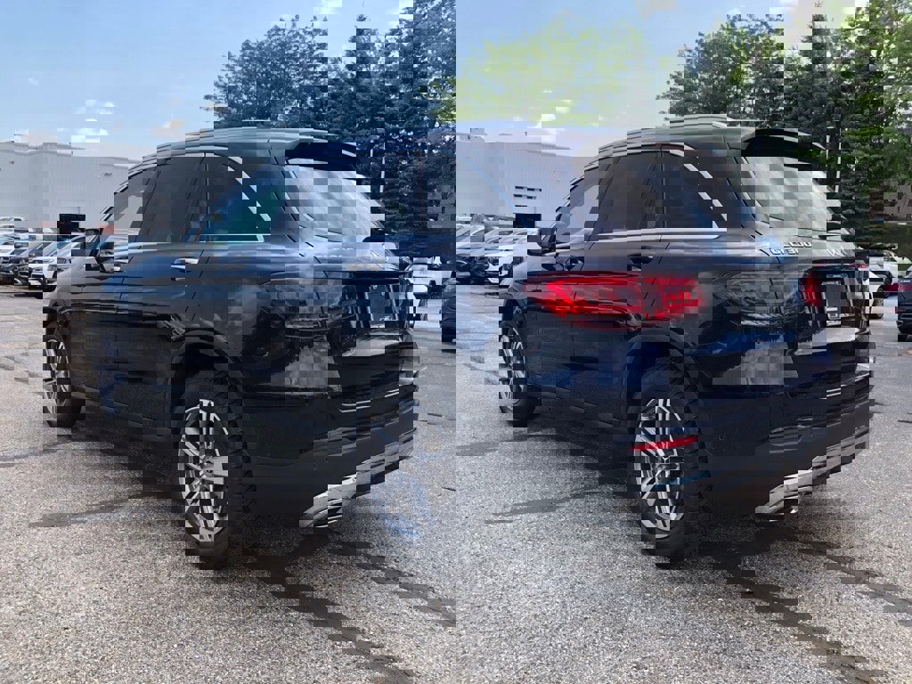 Used 2021 Mercedes-Benz GLC 300 4MATIC w/ Multimedia Package image 4