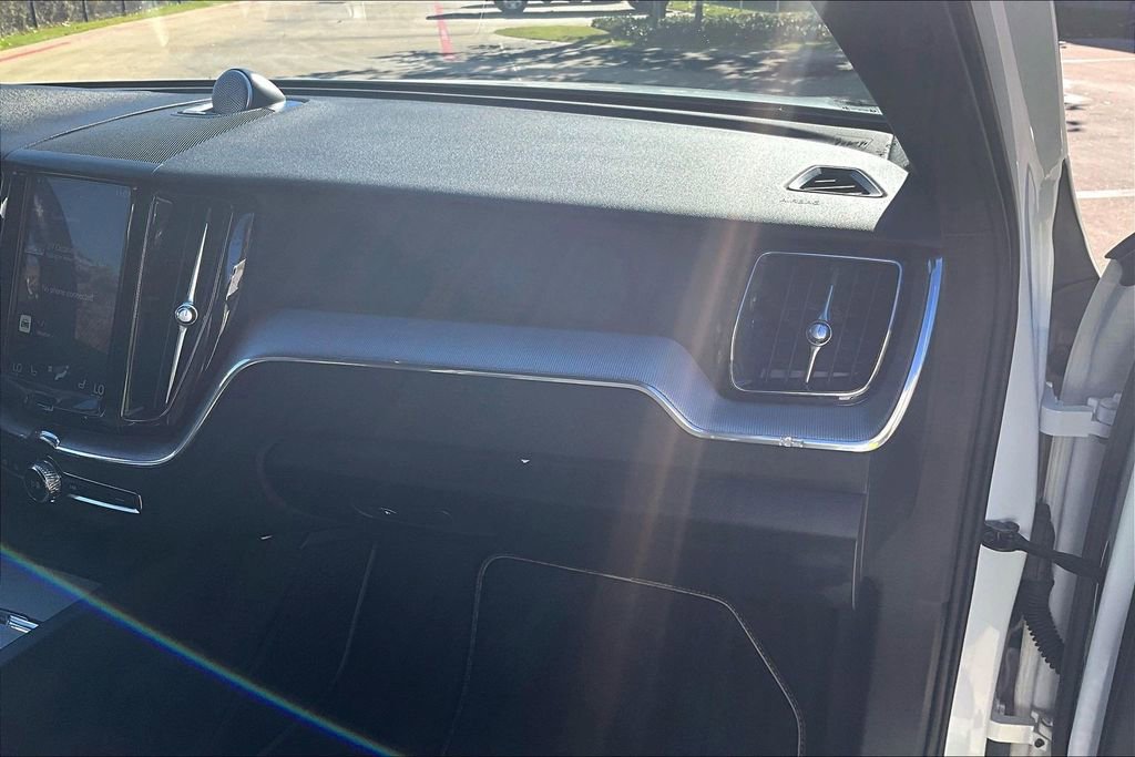 Used 2019 Volvo XC60 T8 R-Design w/ Advanced Package image 20