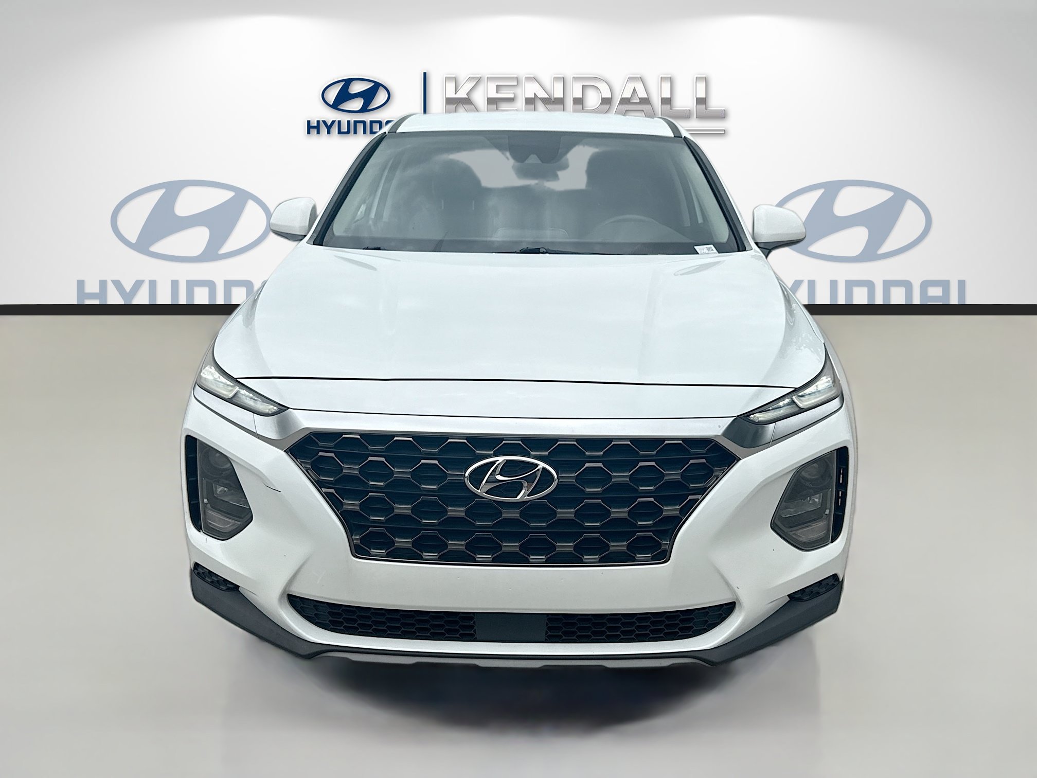 Used 2019 Hyundai Santa Fe SE FWD image 2