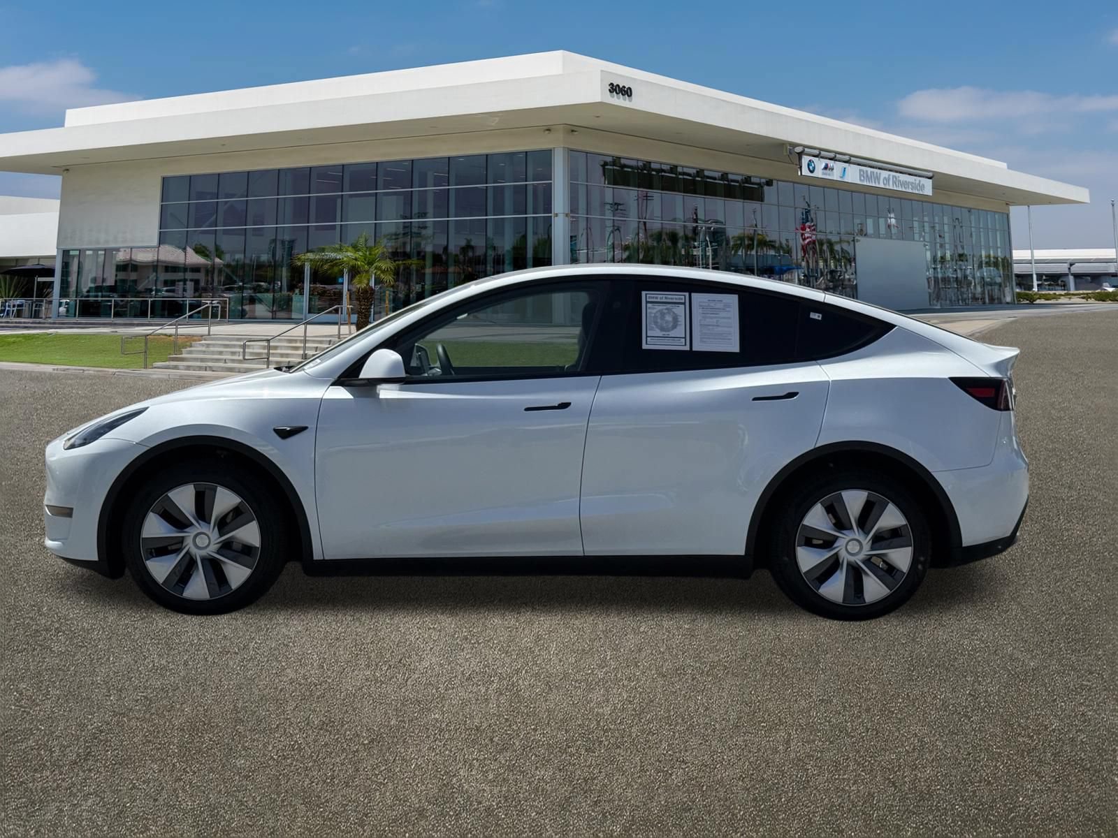 Used 2024 Tesla Model Y Long Range AWD/4WD image 6