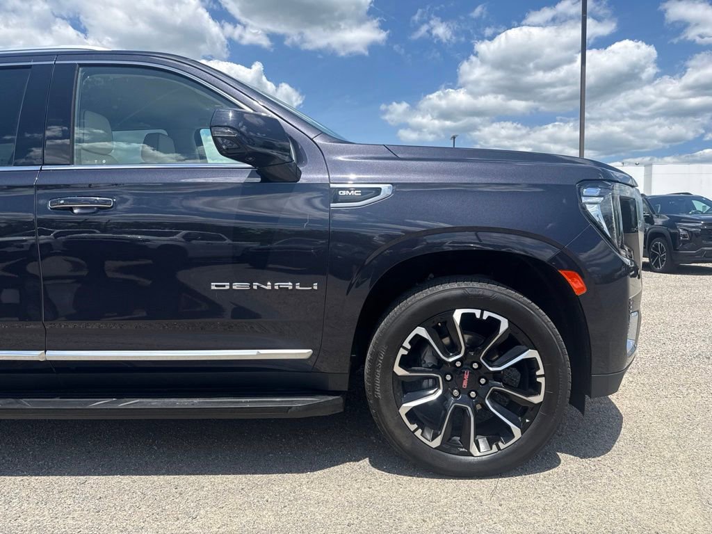 Used 2023 GMC Yukon Denali AWD/4WD image 12