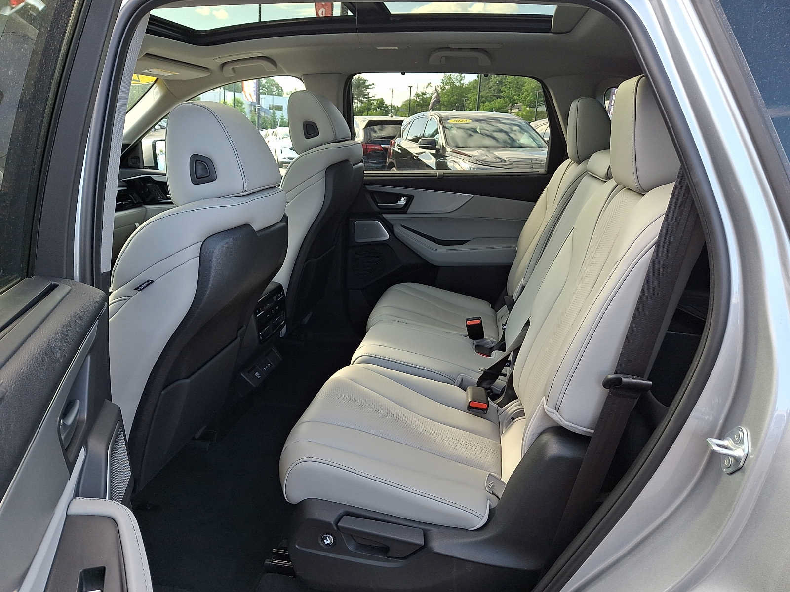 Certified 2026 Acura MDX SH-AWD w/ Technology Package image 10