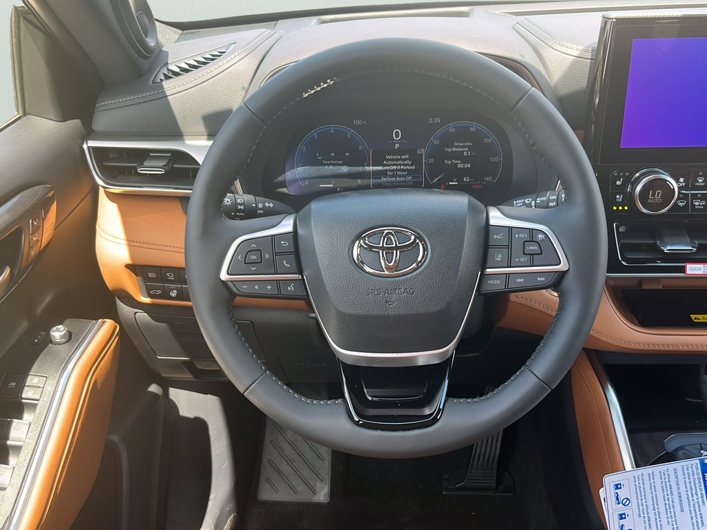 New 2026 Toyota Highlander Platinum AWD/4WD image 12