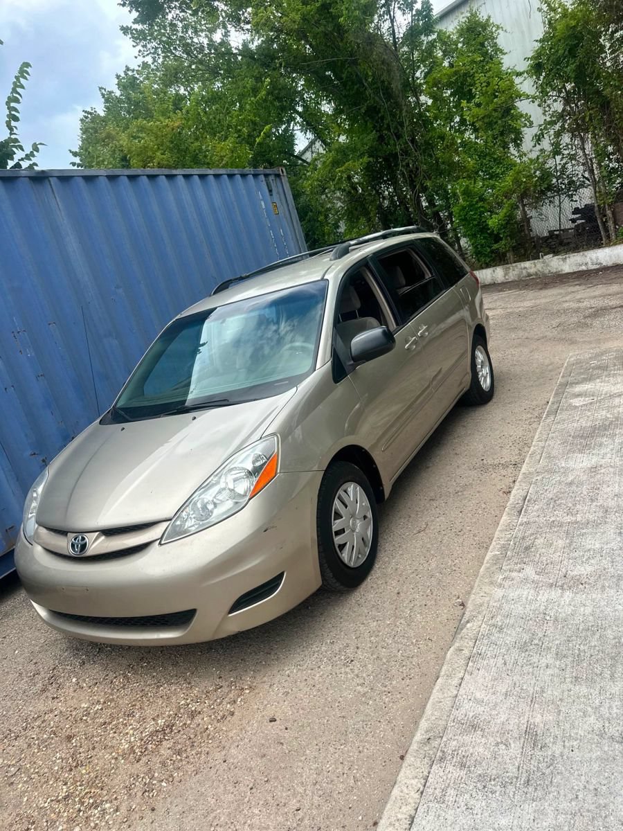 Used 2008 Toyota Sienna LE FWD image 3