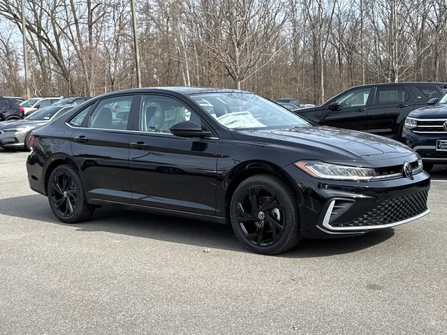 New 2026 Volkswagen Jetta SE image 2