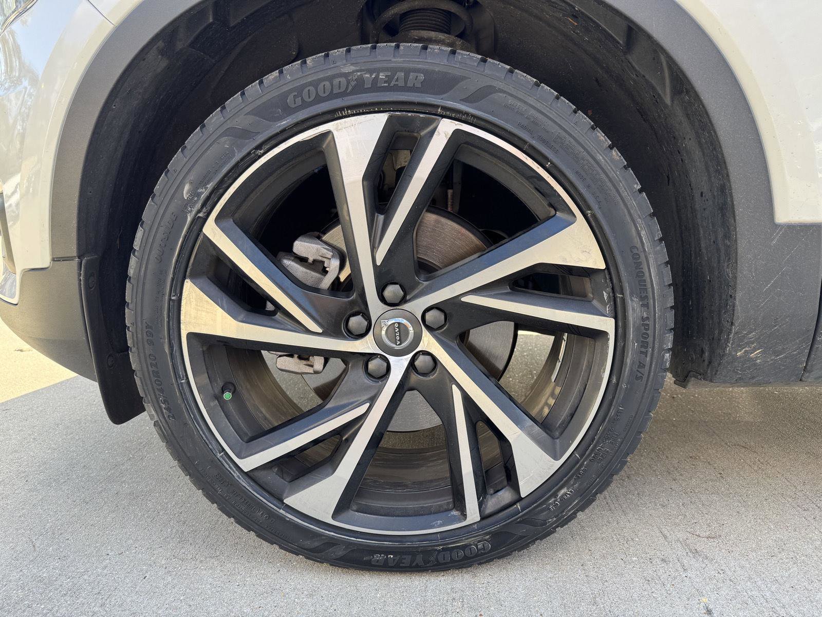 Used 2021 Volvo XC40 T5 R-Design w/ Advanced Package image 4