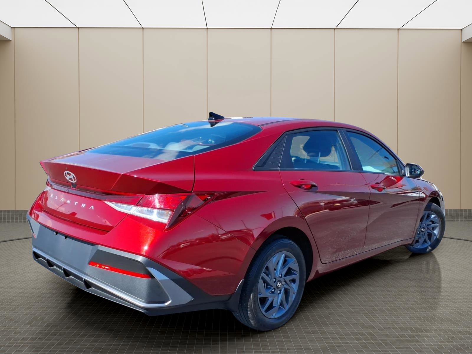 Used 2024 Hyundai Elantra SEL image 7