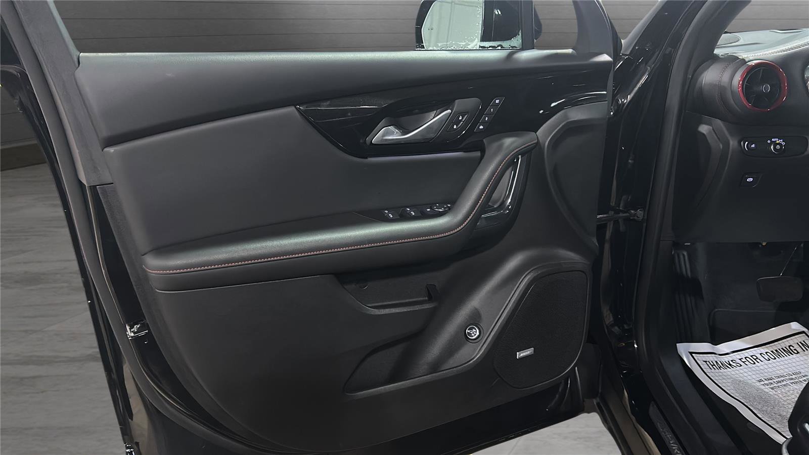 Used 2025 Chevrolet Blazer RS w/ Driver Confidence II Package image 9