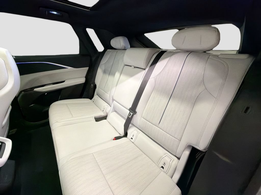 Used 2024 Cadillac Lyriq Sport RWD image 25