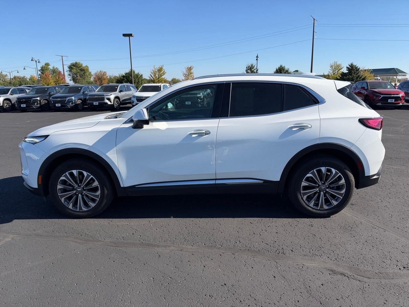 Used 2024 Buick Envision Preferred AWD/4WD image 2