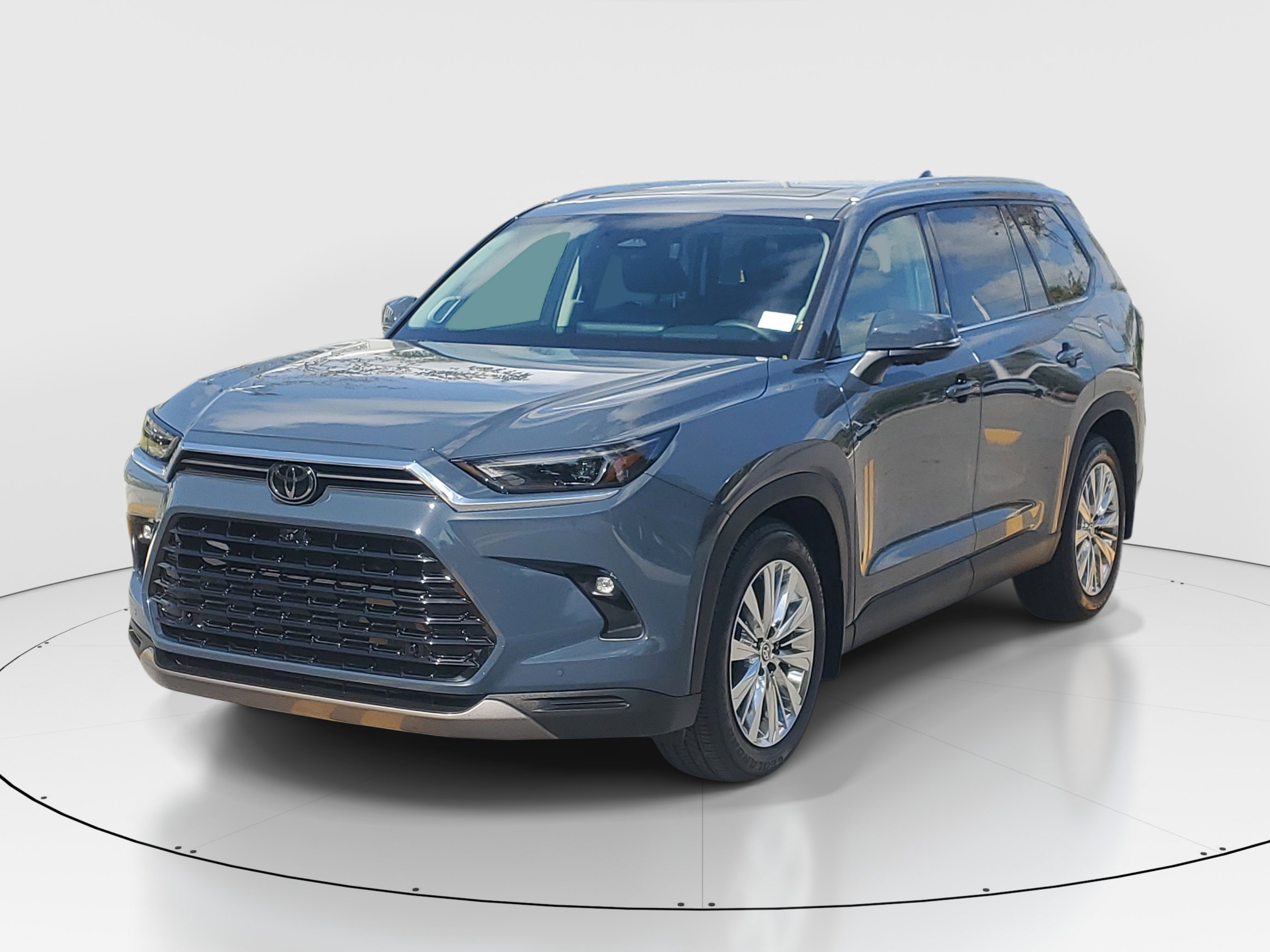 Used 2024 Toyota Grand Highlander AWD image 3