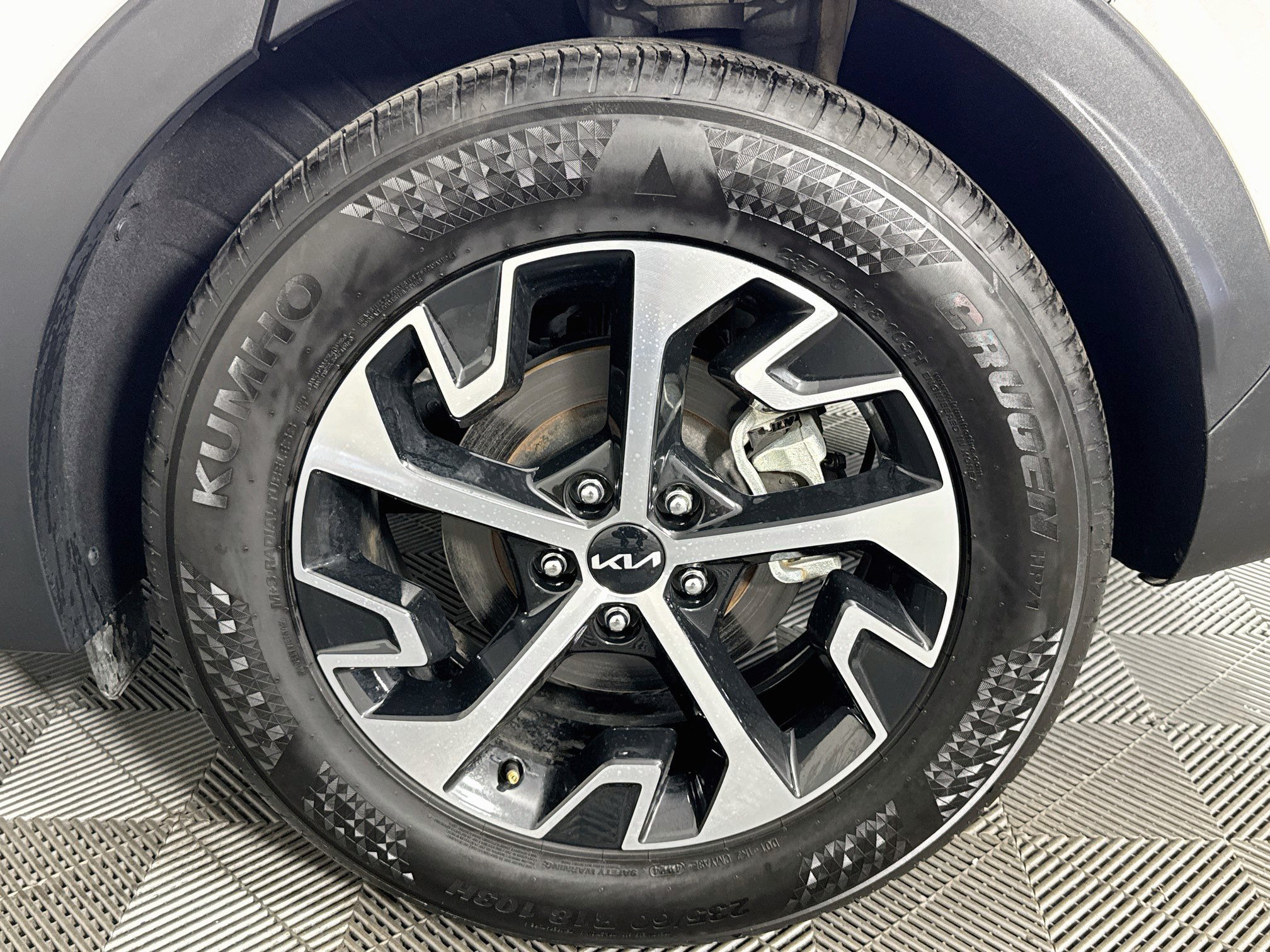 Used 2025 Kia Sportage EX FWD image 35