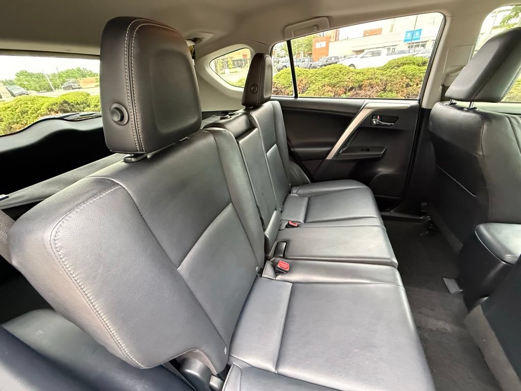 Used 2015 Toyota RAV4 Limited AWD/4WD image 32