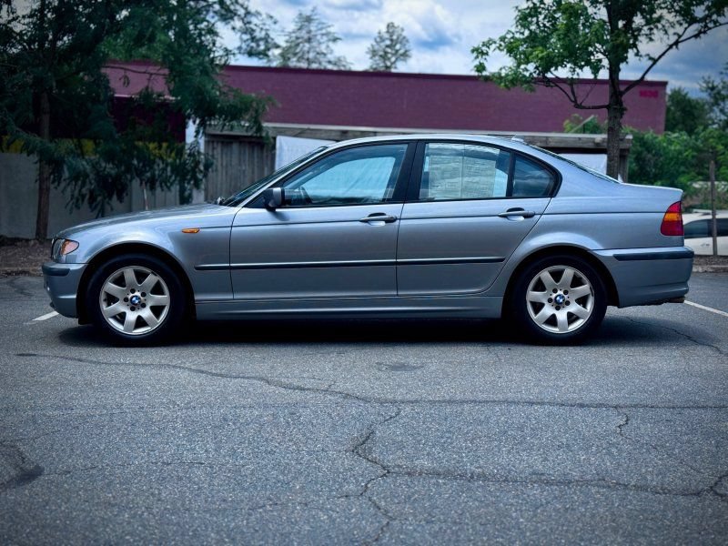 Used 2004 BMW 325i Sedan RWD image 4