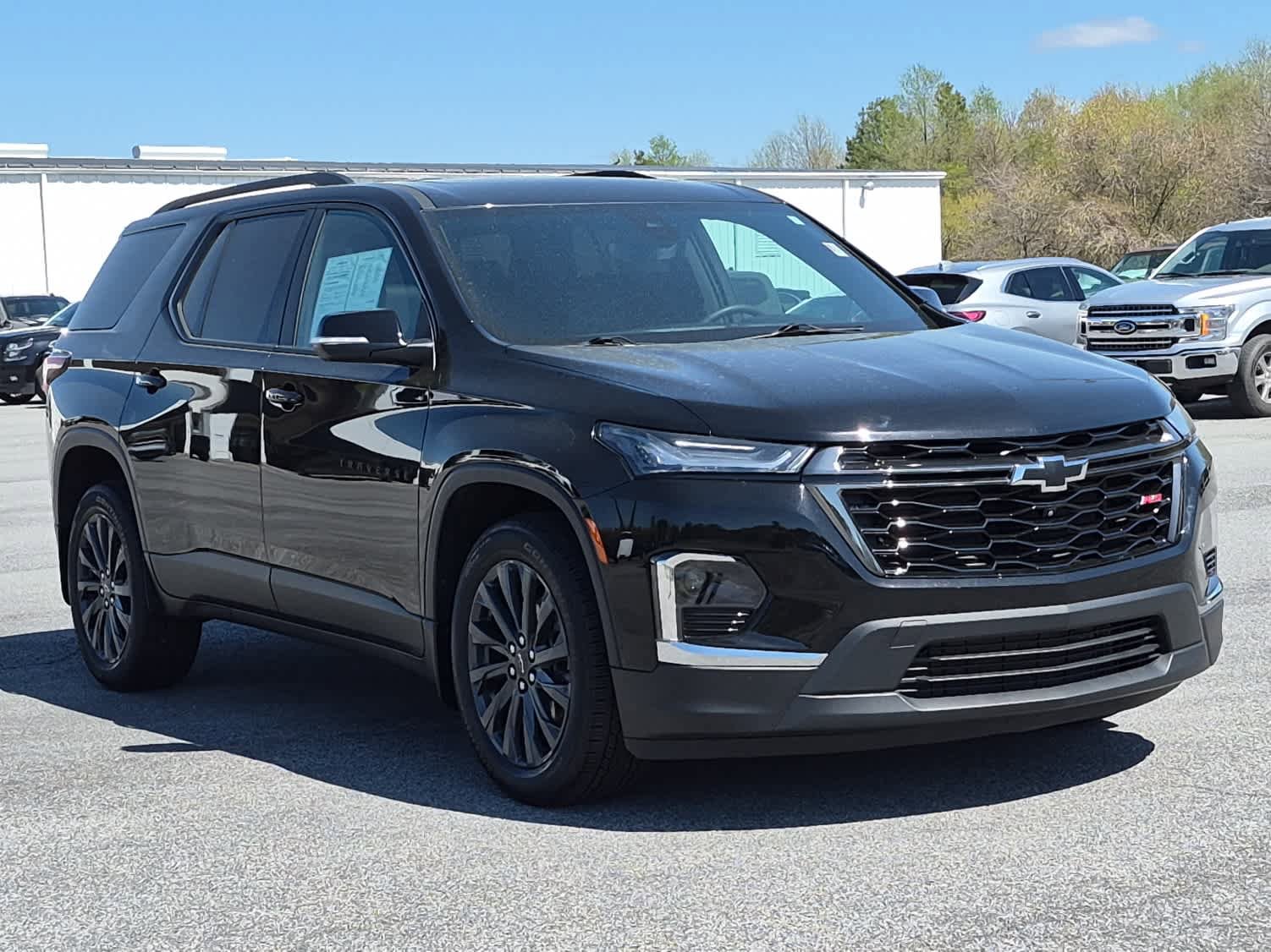 Used 2023 Chevrolet Traverse RS w/ LPO, Floor Liner Package image 3