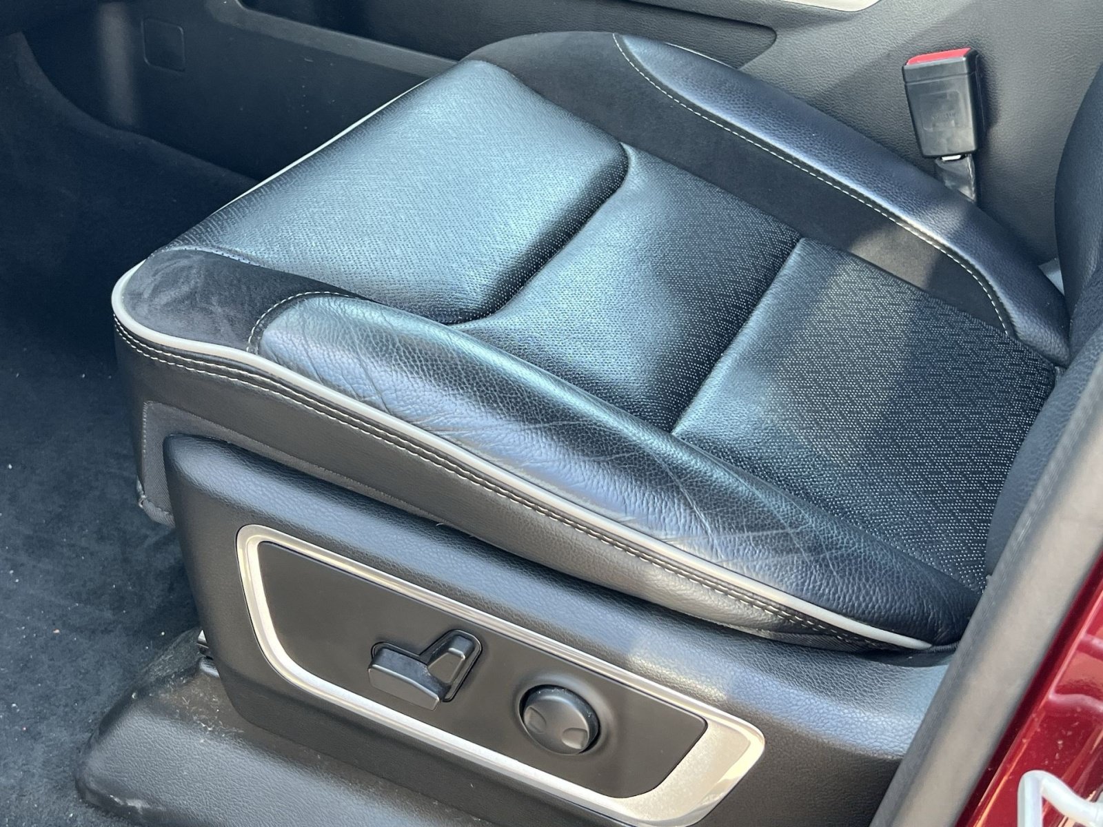Used 2023 RAM 1500 Laramie AWD/4WD image 11