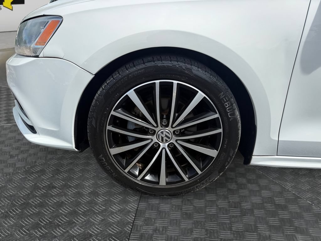 Used 2016 Volkswagen Jetta Sport FWD image 14