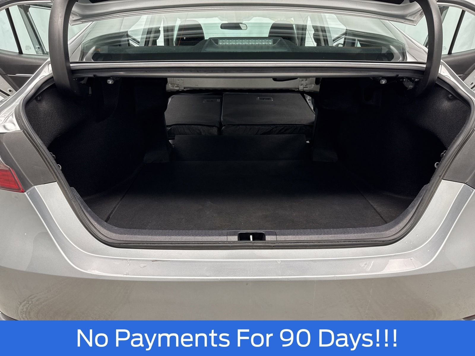 Used 2023 Toyota Camry SE image 37