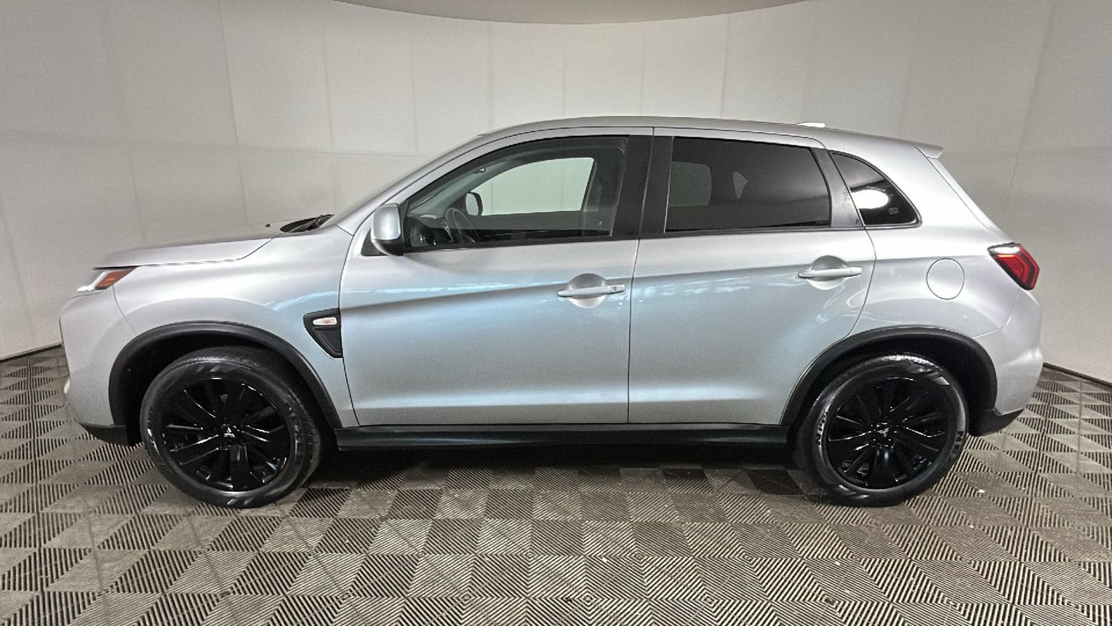 Used 2023 Mitsubishi Outlander Sport LE AWD/4WD image 5