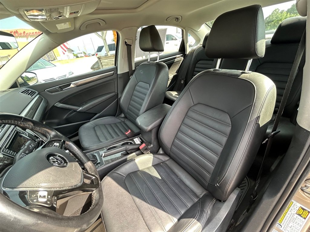 Used 2017 Volkswagen Passat 1.8T SEL Premium FWD image 14