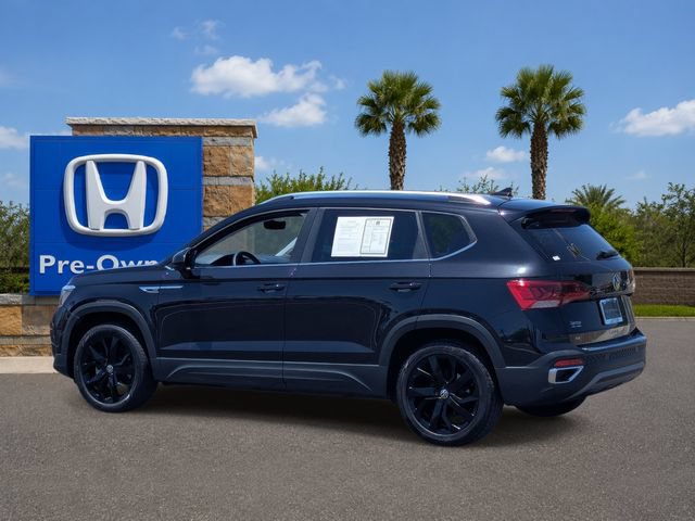 Used 2023 Volkswagen Taos SE w/ Black Wheel Package FWD image 4