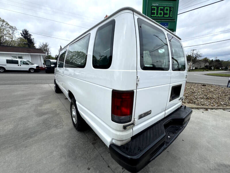 Used 2008 Ford E-350 and Econoline 350 Extended Super Duty image 3