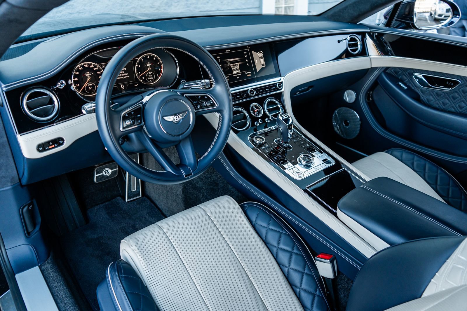 Used 2022 Bentley Continental GT image 31