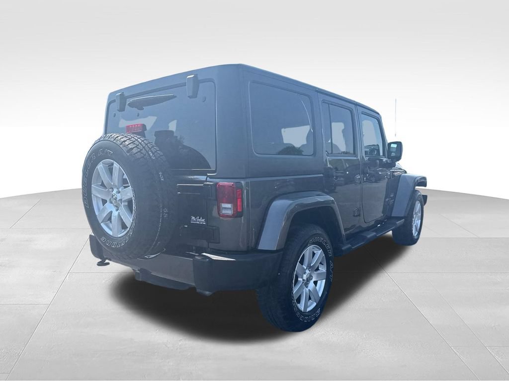 Used 2017 Jeep Wrangler Unlimited Sahara w/ Dual Top Group AWD/4WD image 12