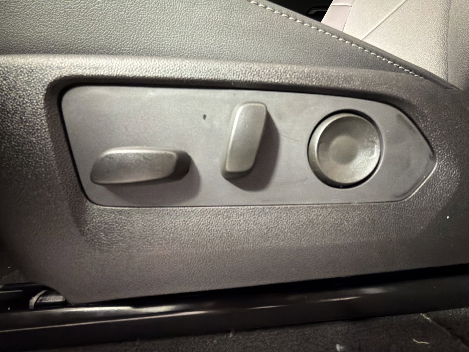 New 2026 GMC Canyon Elevation w/ Convenience Package image 14