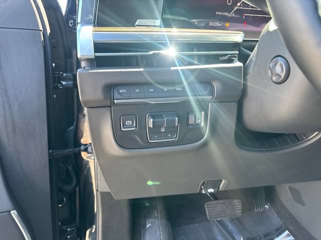 Used 2025 Cadillac Escalade Premium Luxury AWD/4WD image 14