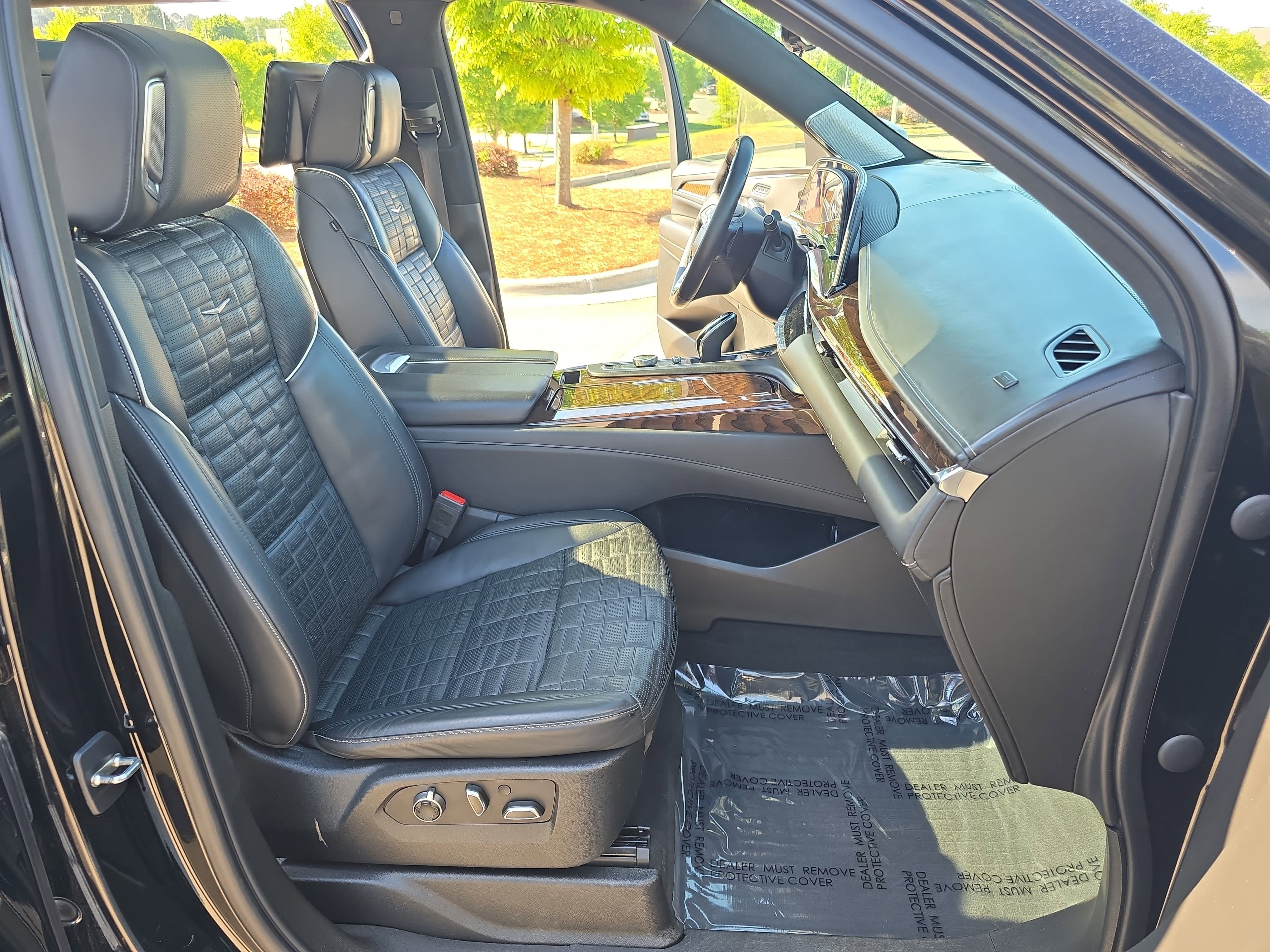 Used 2021 Cadillac Escalade ESV Sport Platinum w/ Heavy-Duty Trailer Package AWD/4WD image 10