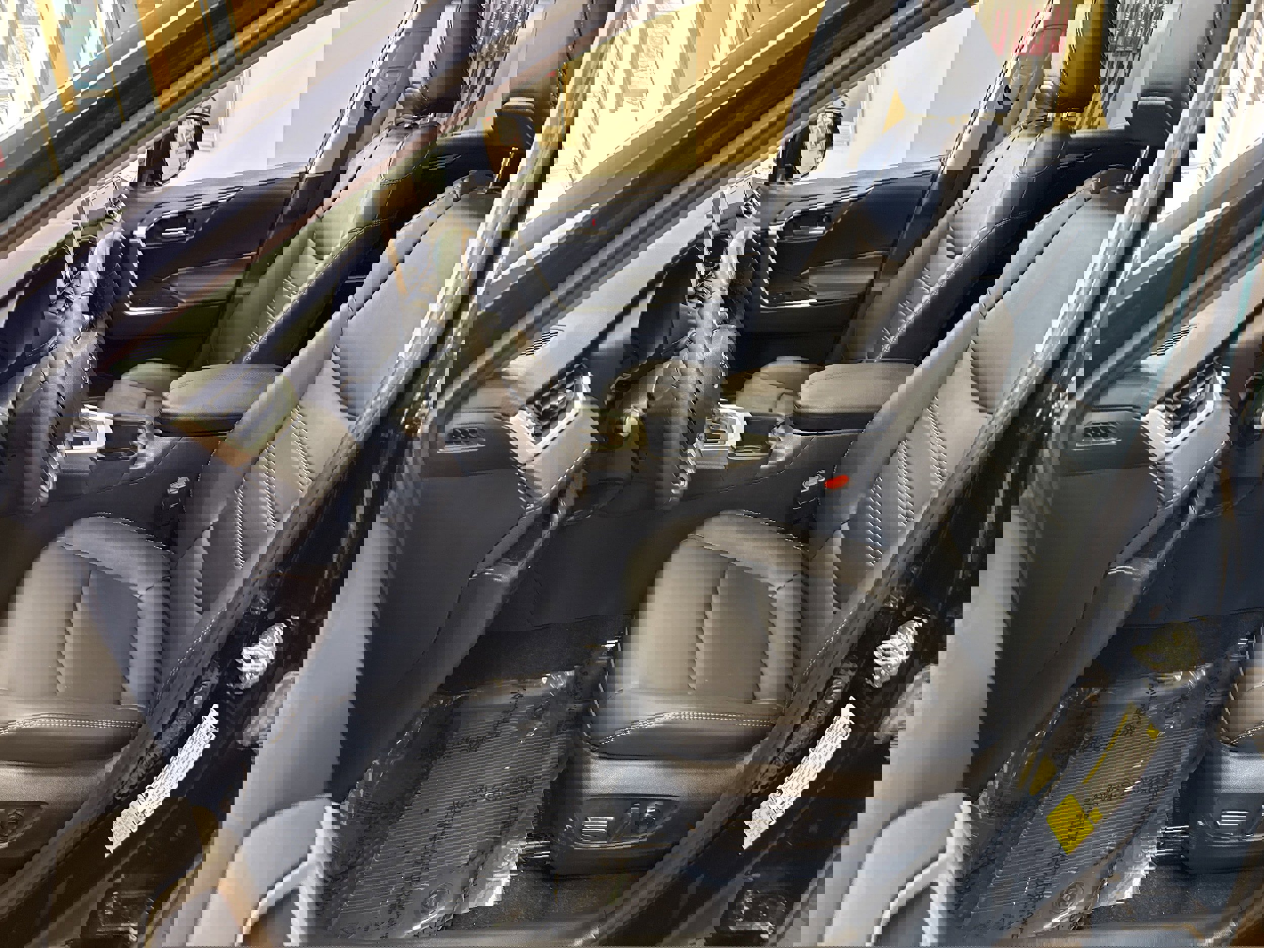 Used 2023 Toyota RAV4 XLE Premium image 5