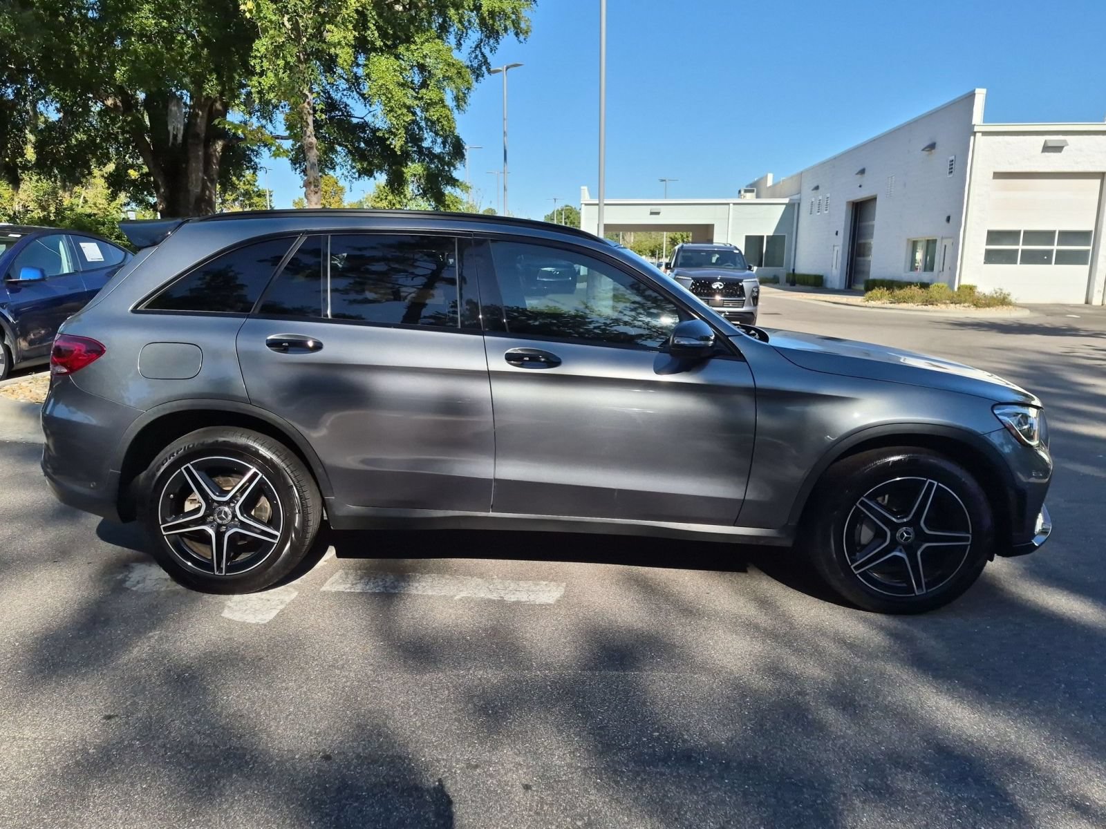 Used 2021 Mercedes-Benz GLC 300 4MATIC image 2