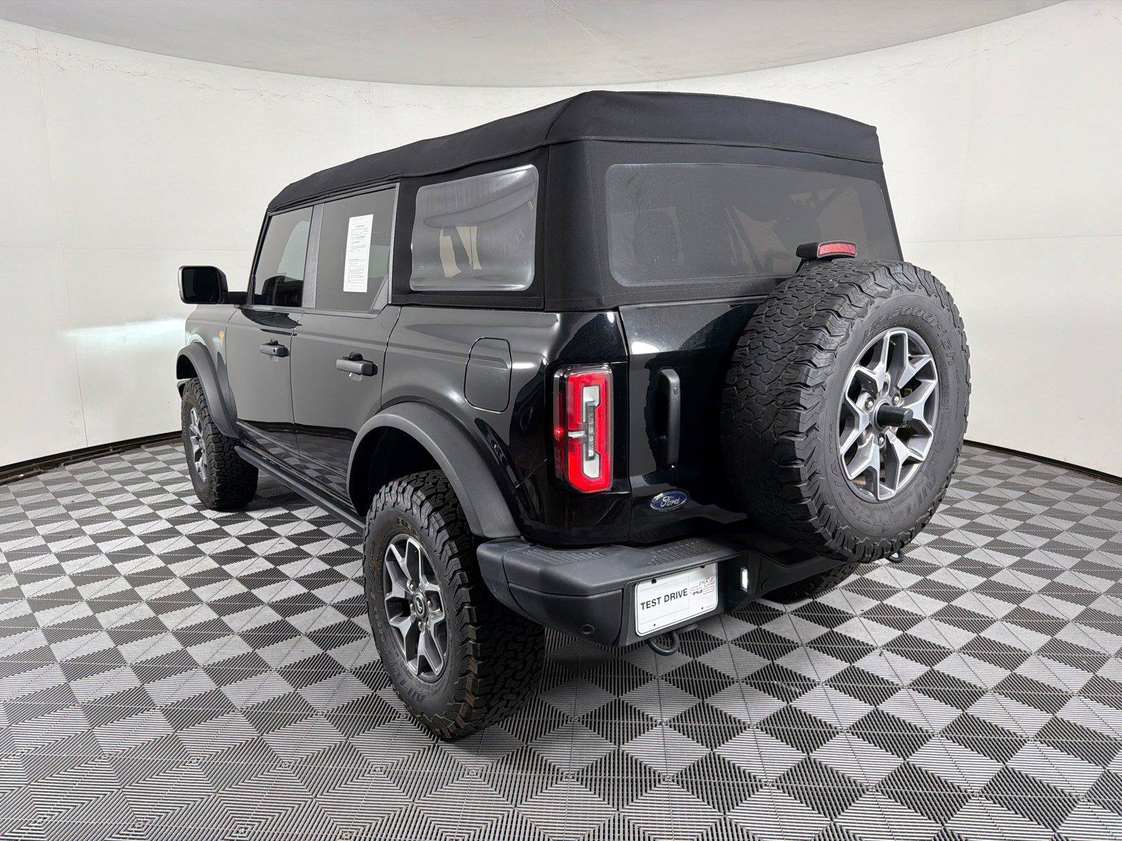 Used 2023 Ford Bronco Badlands AWD/4WD image 5