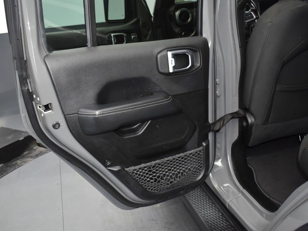Used 2021 Jeep Wrangler Unlimited Sahara image 9