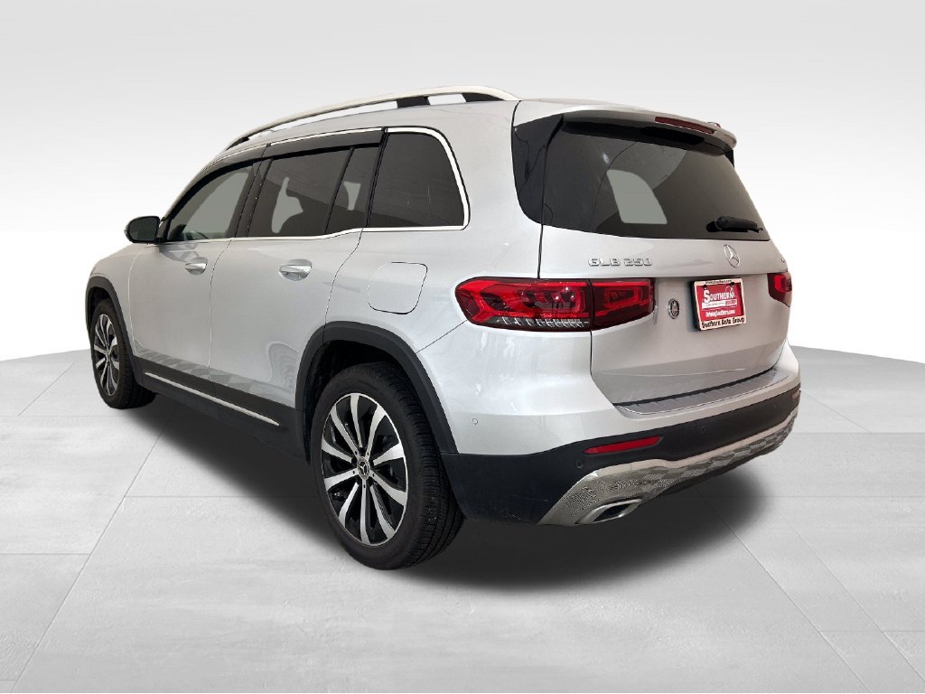 Used 2020 Mercedes-Benz GLB 250 4MATIC image 3