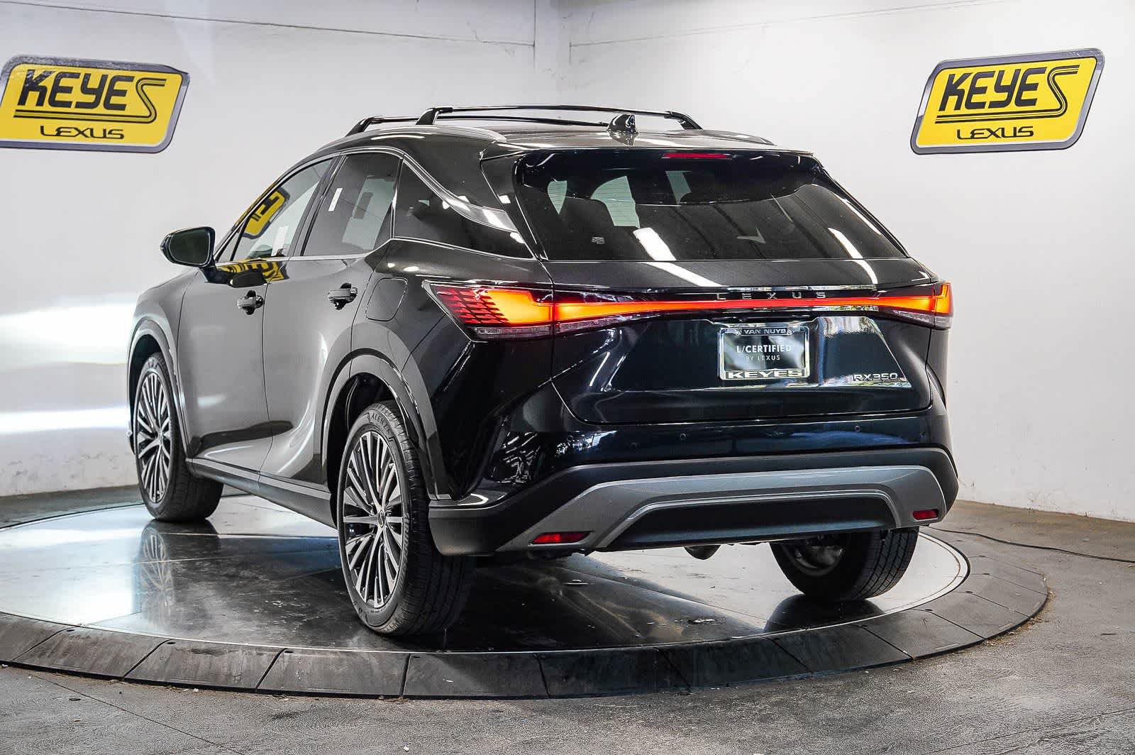 Used 2025 Lexus RX 350 Premium Plus FWD image 2
