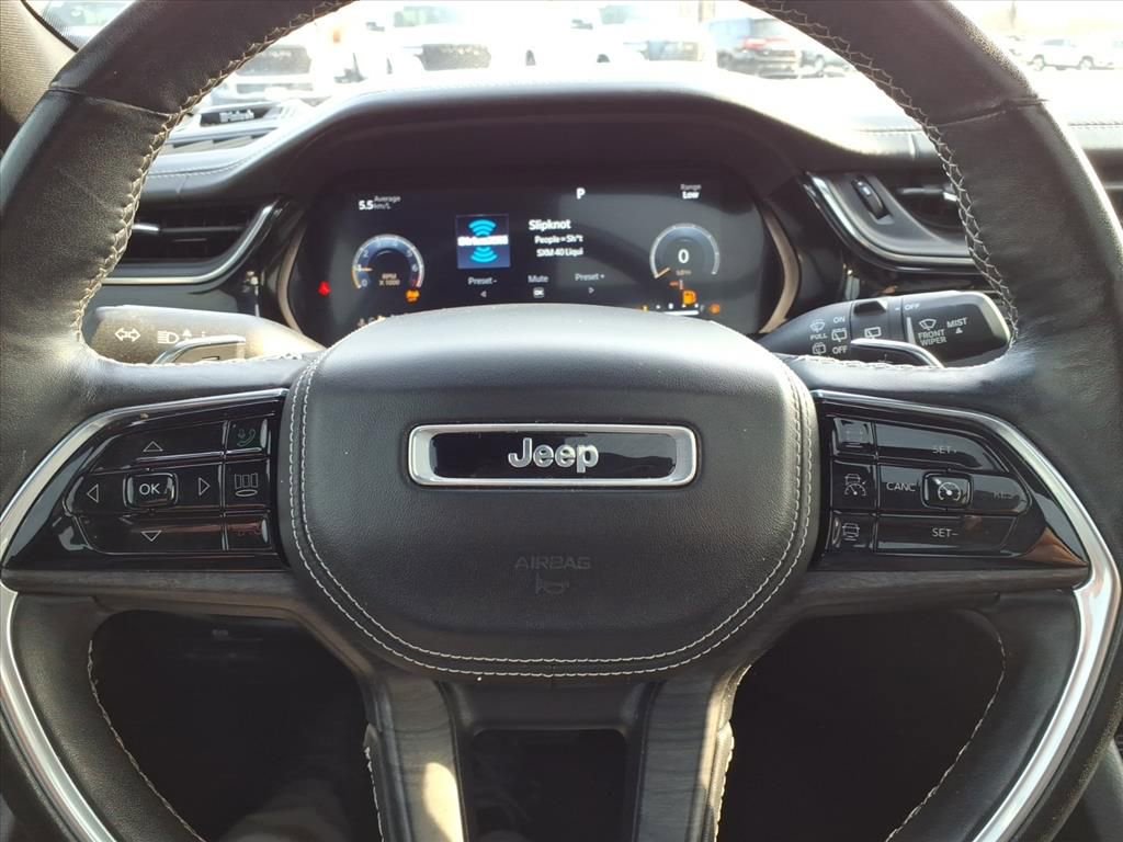 Certified 2022 Jeep Grand Cherokee Overland w/ Luxury Tech Group IV AWD/4WD image 19