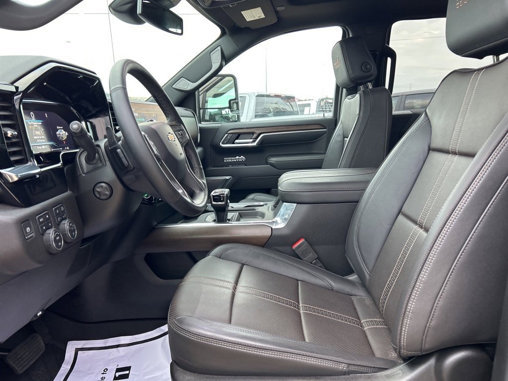 Used 2025 Chevrolet Silverado 1500 High Country w/ High Country Premium Package image 13