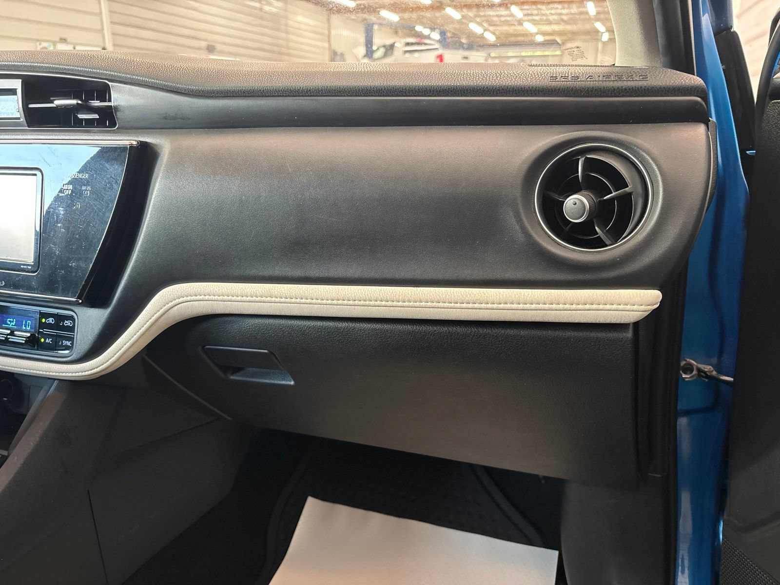 Used 2018 Toyota Corolla iM w/ All-Weather Mat Package FWD image 26