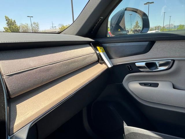 New 2025 Volvo XC90 B6 Plus w/ Protection Package Premier image 27