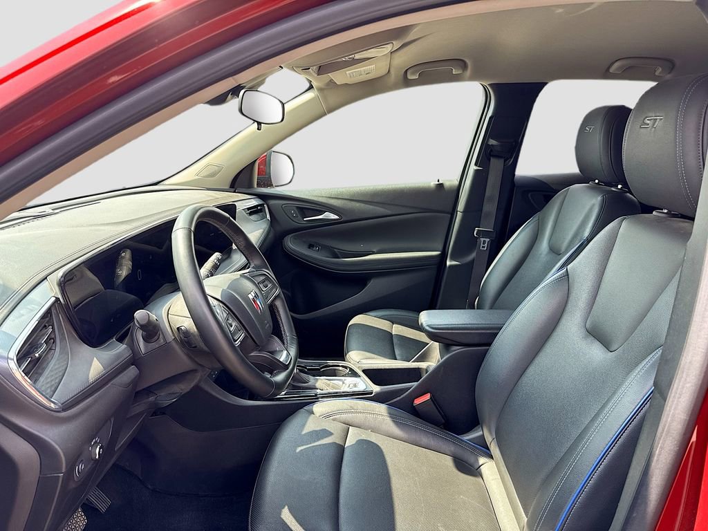 Used 2025 Buick Encore GX Sport Touring w/ Comfort Package FWD image 10
