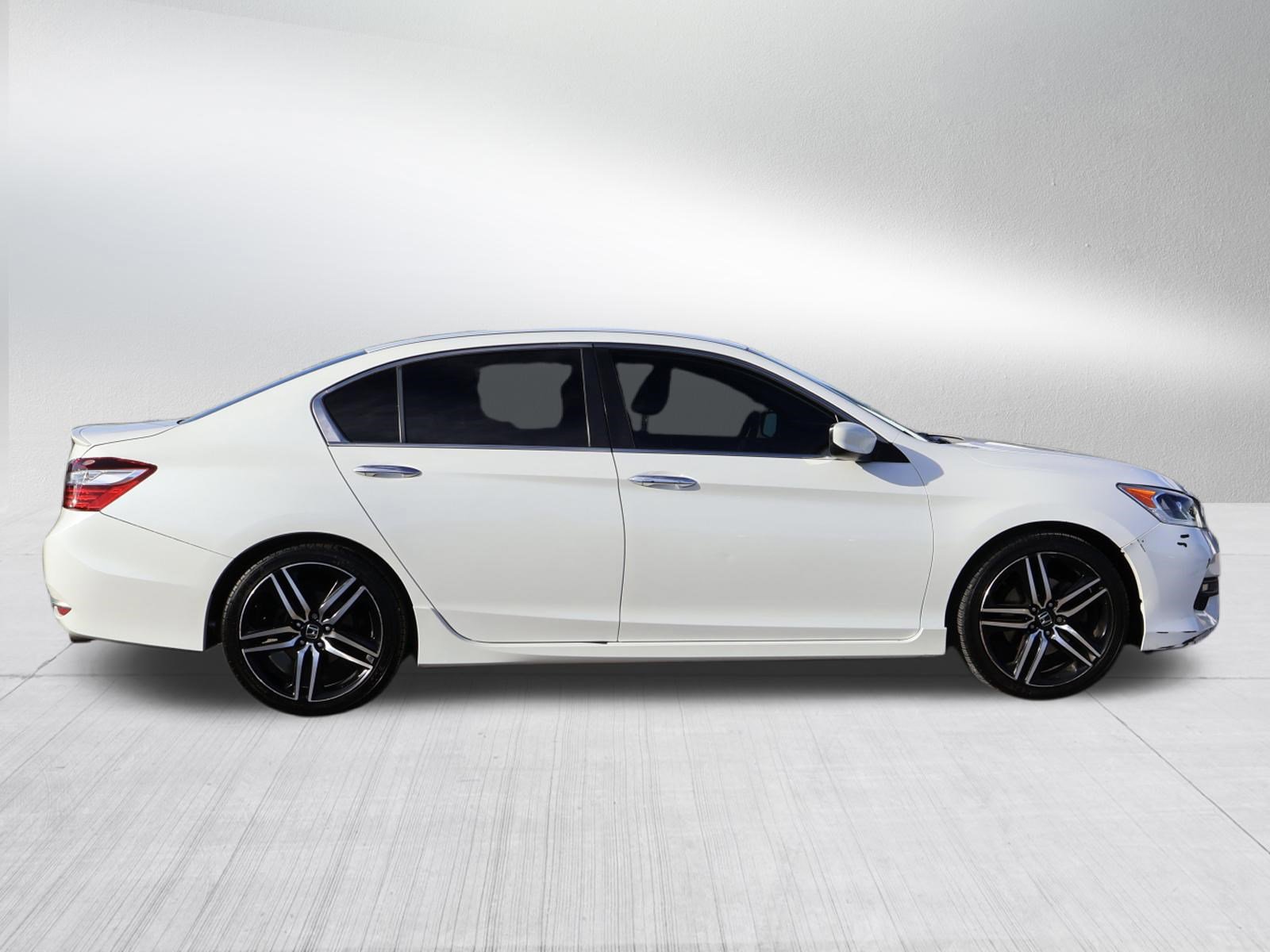 Used 2016 Honda Accord Sport image 8