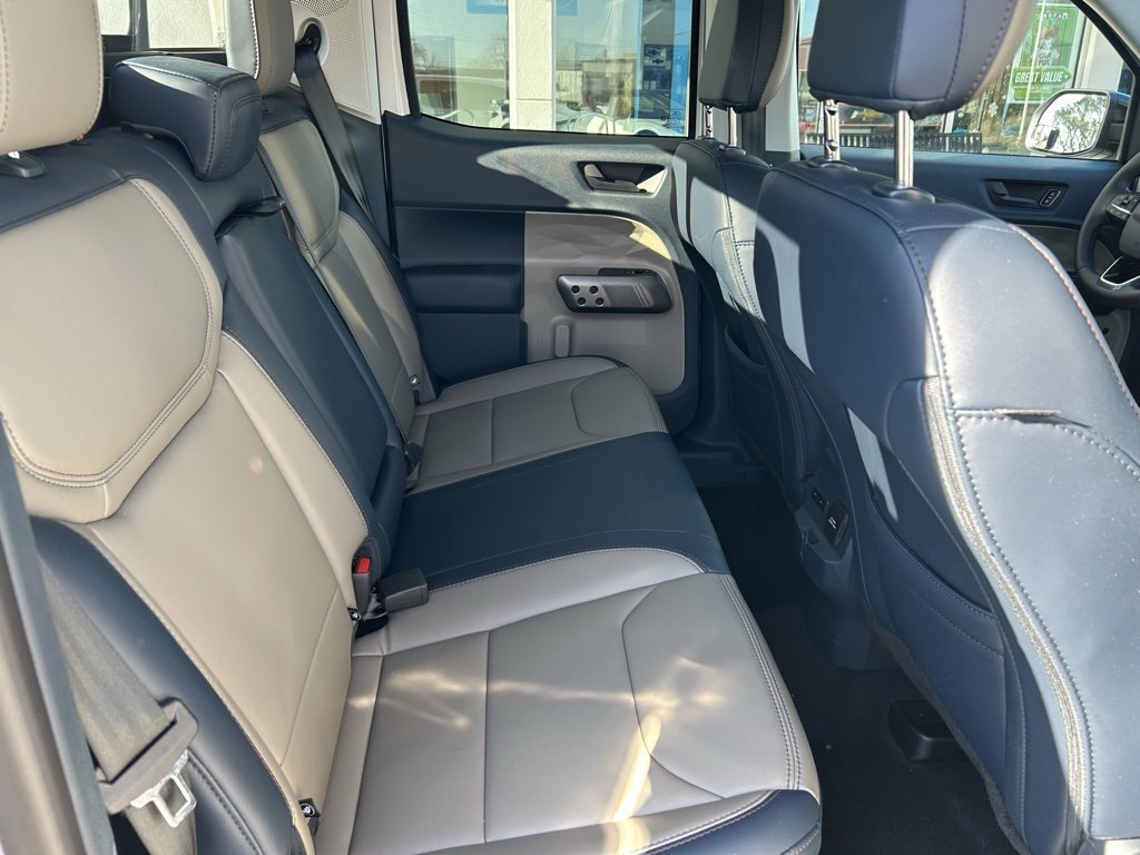 Used 2025 Ford Maverick Lariat w/ 4K Tow Package image 21