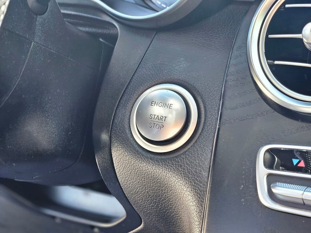 Used 2019 Mercedes-Benz GLC 300 4MATIC image 26