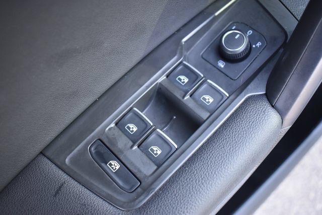 Used 2021 Volkswagen Tiguan SE FWD image 21