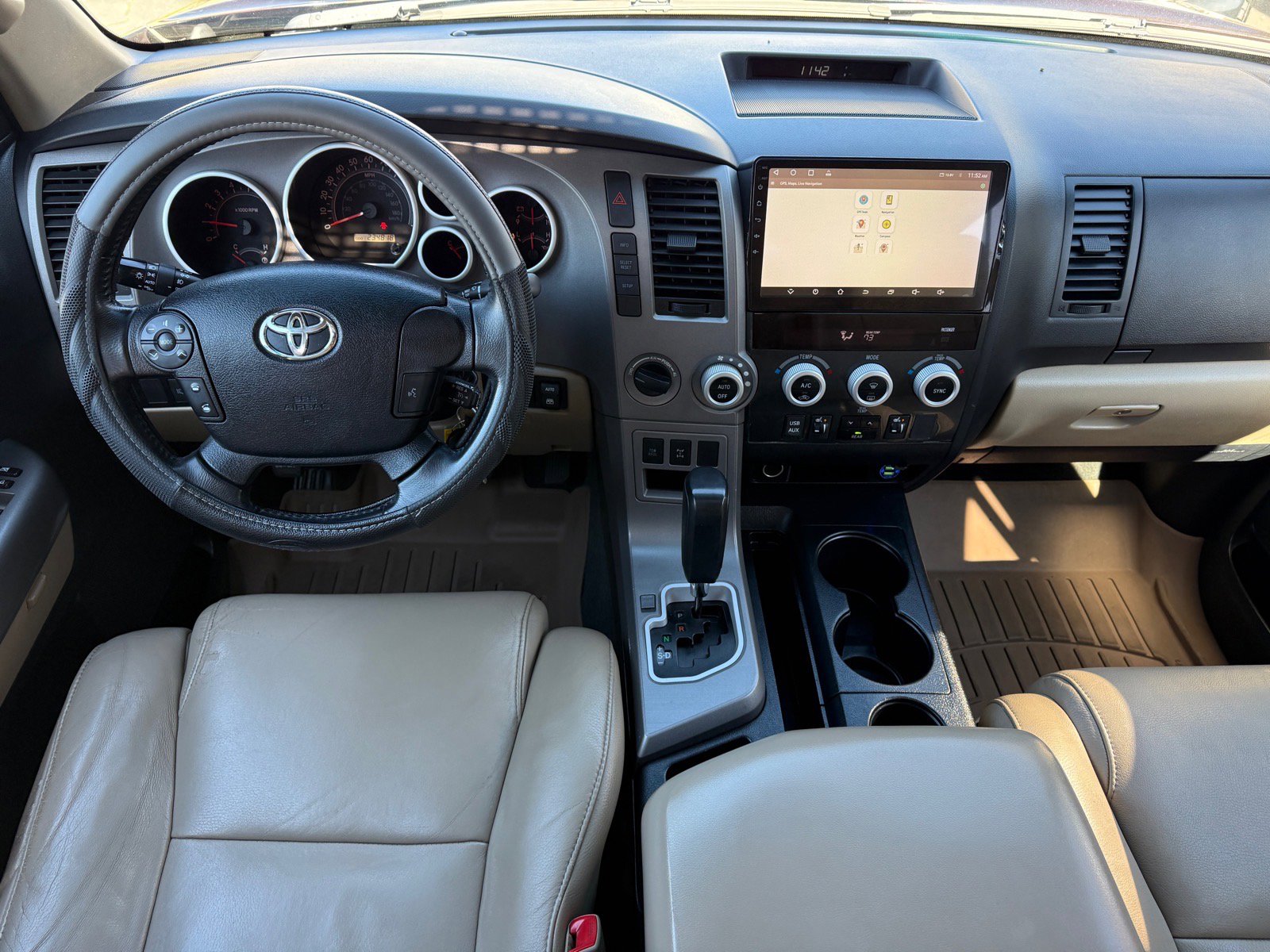 Used 2012 Toyota Sequoia SR5 w/ Premium Pkg image 31