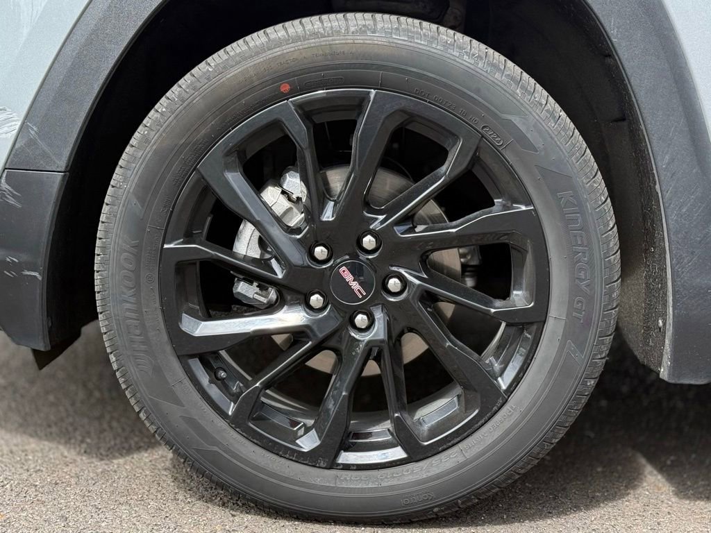 Used 2024 GMC Terrain SLE w/ Elevation Edition AWD/4WD image 9