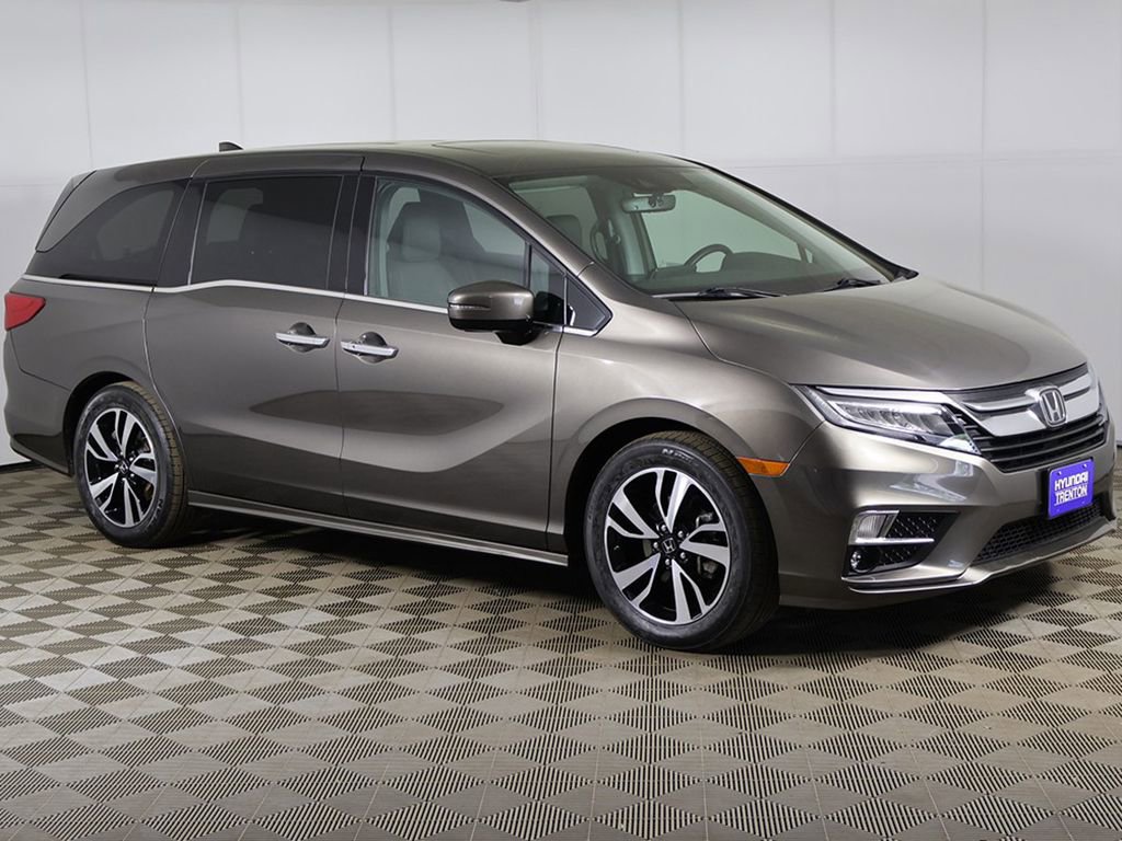 Used 2019 Honda Odyssey Elite image 2
