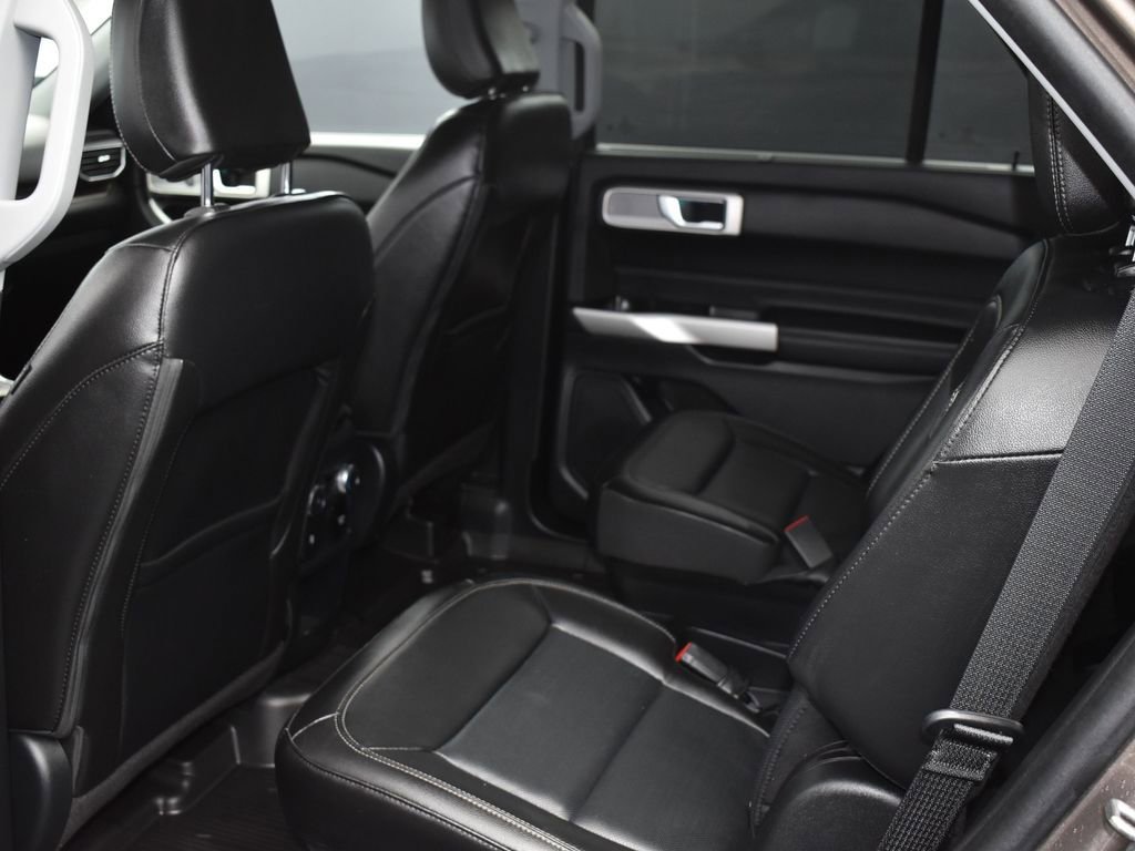 Certified 2021 Ford Explorer Limited w/ Equipment Group 301A image 11